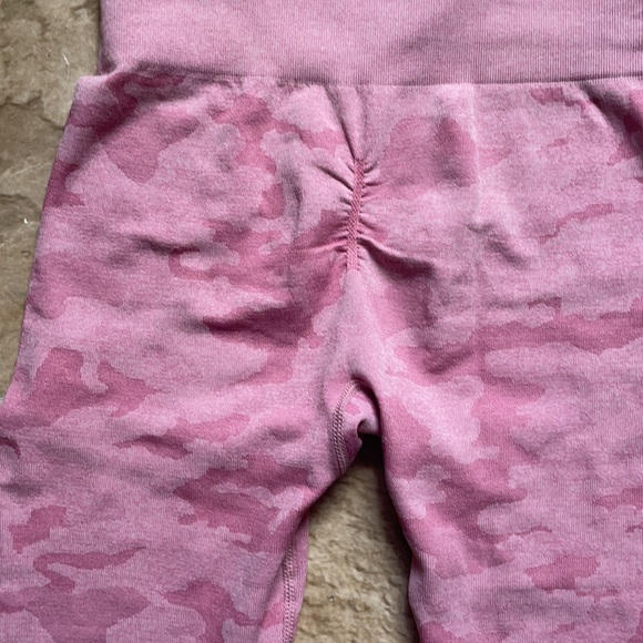 pink camo leggings new! Small - Picture 5 of 7